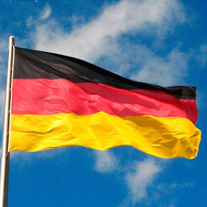 Năm 2024, lá cờ nước Đức vẫn giữ nguyên ý nghĩa rất sâu sắc. Được tạo thành từ 3 dải trắng, đỏ và vàng, lá cờ Đức là biểu tượng của tư cách con người và sự độc lập của nước Đức. Hãy cùng xem những hình ảnh tôn vinh ý nghĩa của lá cờ Đức vào năm 2024.