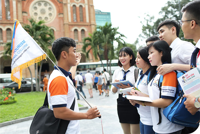 To-hop-xet-tuyen-huong-dan-du-lich