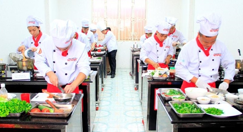 Học nghề đầu bếp mất bao lâu Các khóa đào tạo ngắn hạn về nấu ăn