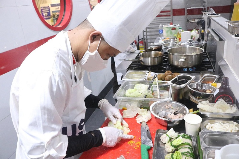 Đam mê nấu ăn học ngành gì Những yếu tố để từ đam mê đến chuyên nghiệp với nghề nấu ăn