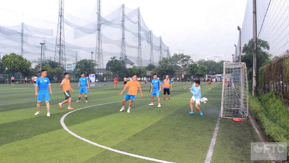 giao hữu bóng đá club ftc vs club báo giáo dục thời đại