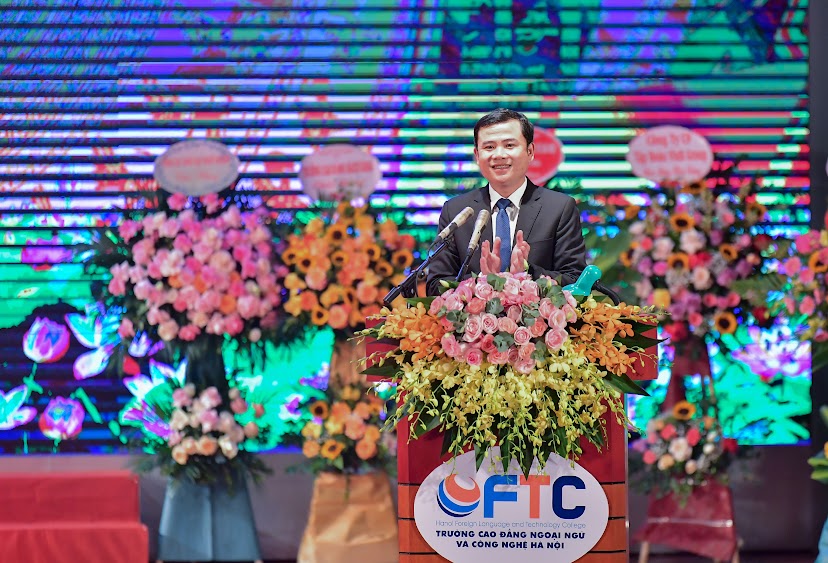 Hình ảnh đáng nhớ tại Lễ khai giảng năm học 2022-2023 trường Cao đẳng Ngoại ngữ và Công nghệ Hà Nội