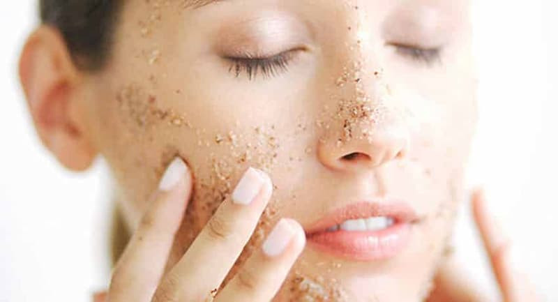 Bí quyết chăm sóc sắc đẹp tại nhà cho nữ giới Tẩy tế bào da chết