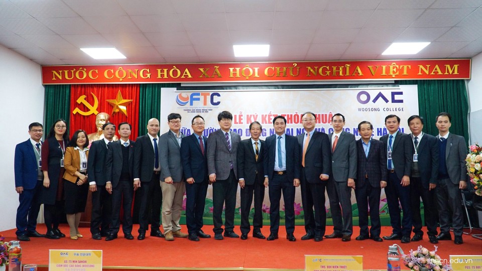 ftc ký kết hợp tác cùng cao đẳng Woosong