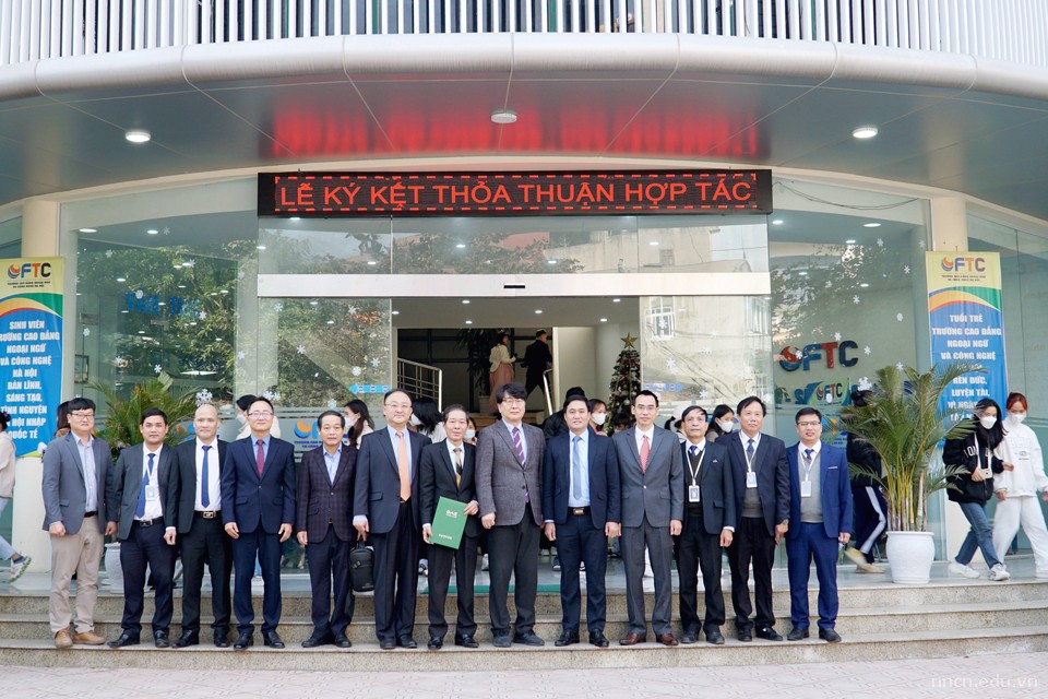 ftc ký kết hợp tác cùng cao đẳng Woosong