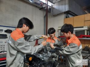 Thực hành đóng vai trò quan trọng để nâng cao kỹ năng nghề nghiệp cho sinh viên ngành Công nghệ ô tô
