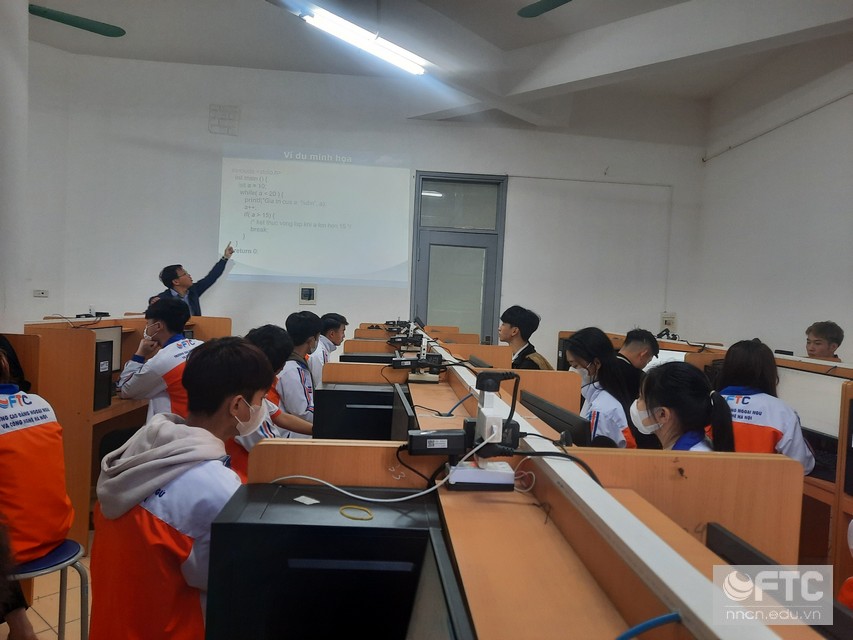 Vai trò môn lập trình cơ bản đối với sinh viên ngành Công nghệ thông tin