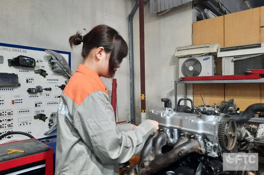 Nữ giới có nên học ngành Công nghệ kĩ thuật ô tô không?