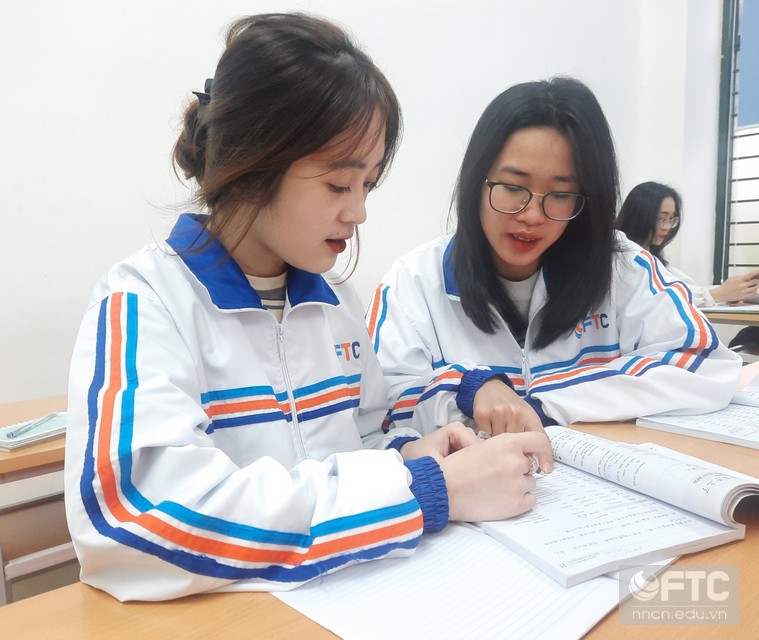 Sinh viên ngành tiếng Trung Quốc Trường Cao đẳng Ngoại ngữ và Công nghệ Hà Nội