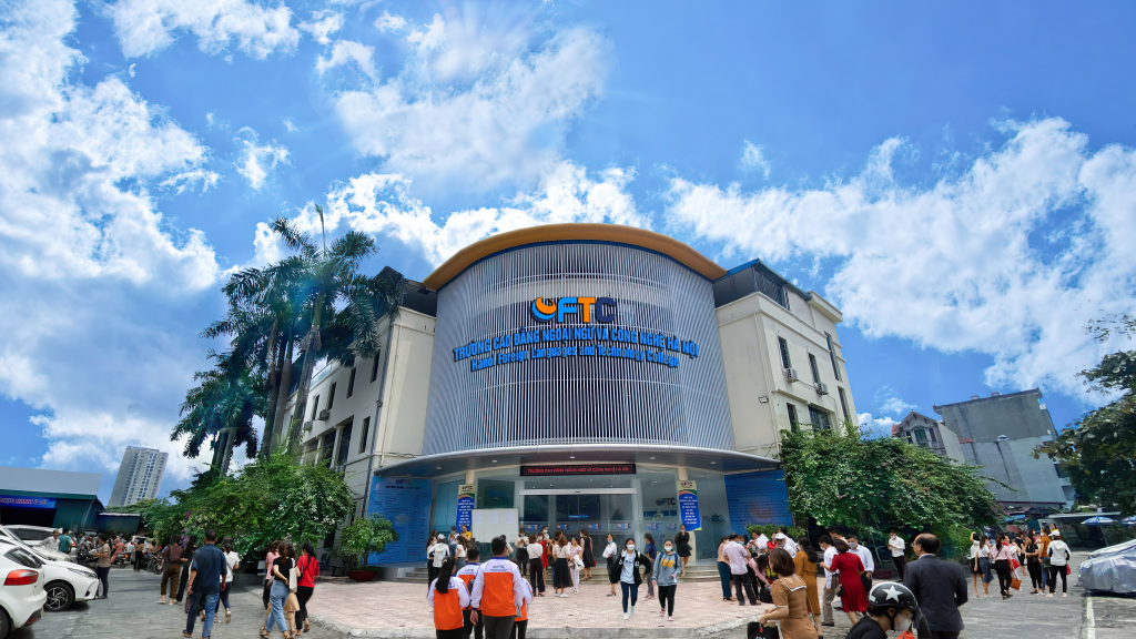 Trường cao đẳng Ngoại ngữ và Công nghệ Hà Nội