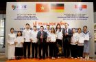 sinh-vien-tieu-bieu-don-nhan-hoc-bong-cua-bang-hessen-duc_10