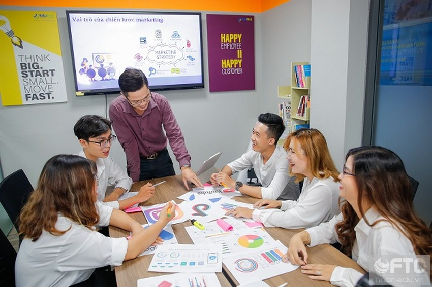 Digital Marketing là gì? Học gì? Làm gì?