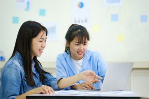 Nên học tiếng Anh cao đẳng hay đại học?