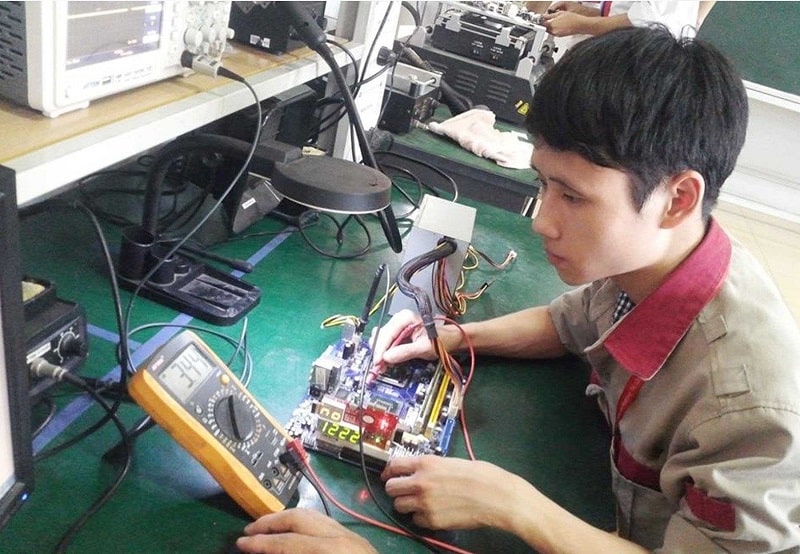 Tố chất sáng tạo trong học và làm nghề Công nghệ Kỹ thuật Điện Điện tử