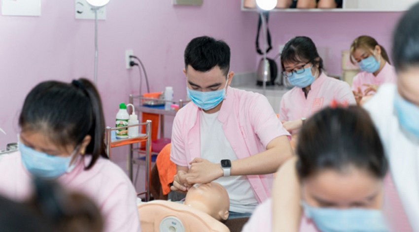 Nam giới có học chăm sóc sắc đẹp được không?