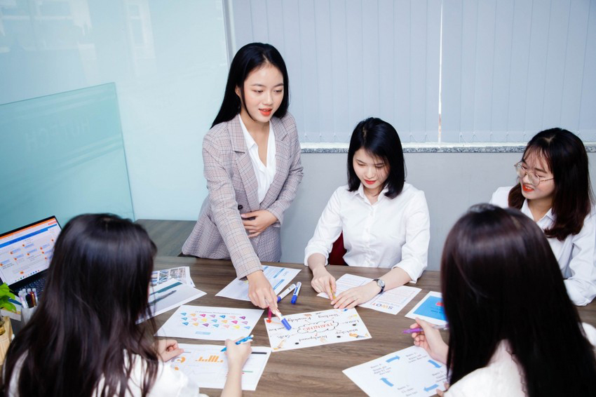Ai phù hợp với ngành Quản trị kinh doanh
