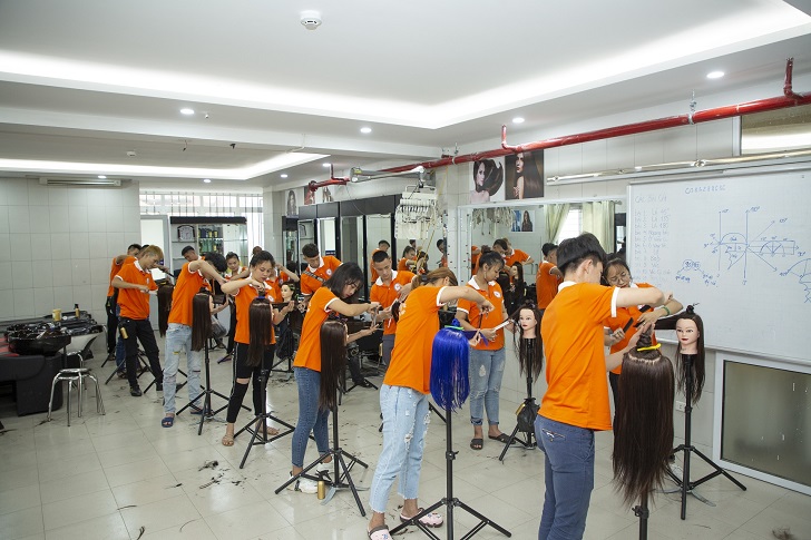 Phòng thực hành Tạo mẫu và Chăm sóc Tóc