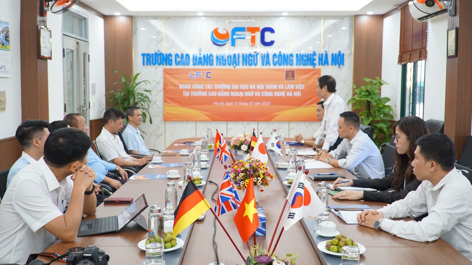 Lãnh đạo Trường Đại học Hà Nội (HANU) thăm và làm việc tại Trường FTC