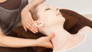 Massage nâng cơ kiểu Địa Trung Hải