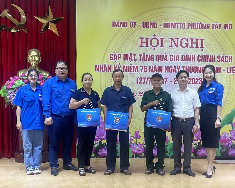 Đoàn TNCS FTC thăm hỏi, tặng quà tri ân các anh hùng liệt sỹ