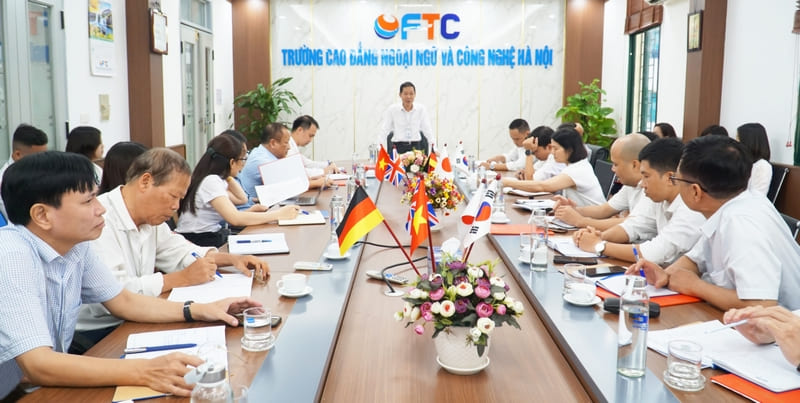 Bổ nhiệm Cán bộ quản lý trực thuộc Trường Cao đẳng Ngoại ngữ và Công nghệ Hà Nội