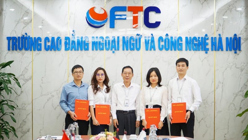Bổ nhiệm Cán bộ quản lý trực thuộc Trường Cao đẳng Ngoại ngữ và Công nghệ Hà Nội