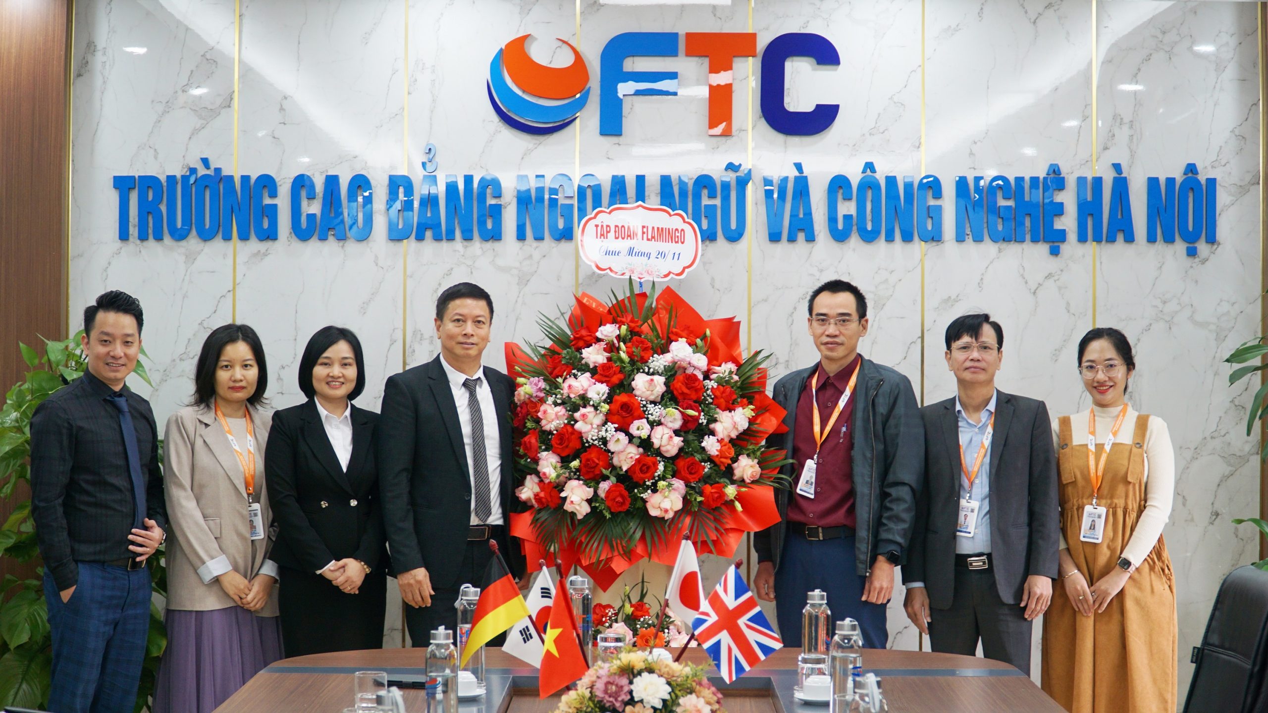 Tập Đoàn Flamingo tới thăm và chúc mừng ngày Nhà giáo Việt Nam 20/11