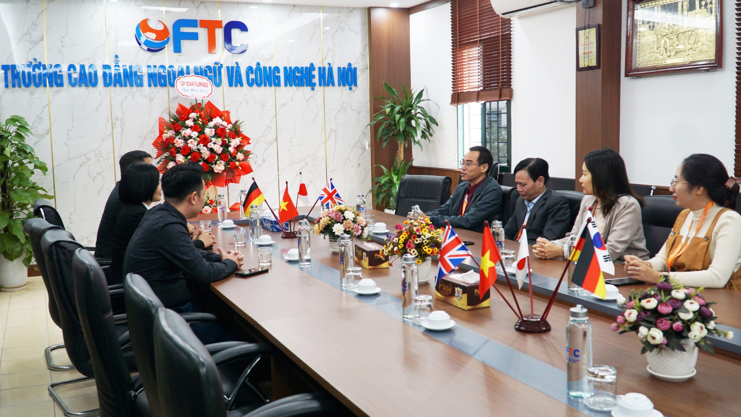 Tập Đoàn Flamingo tới thăm và chúc mừng ngày Nhà giáo Việt Nam 20/11