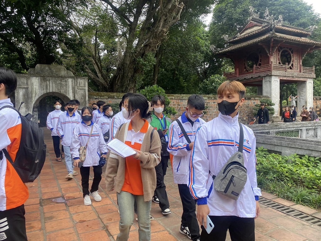Trải nghiệm tham quan Văn miếu Quốc Tử Giám