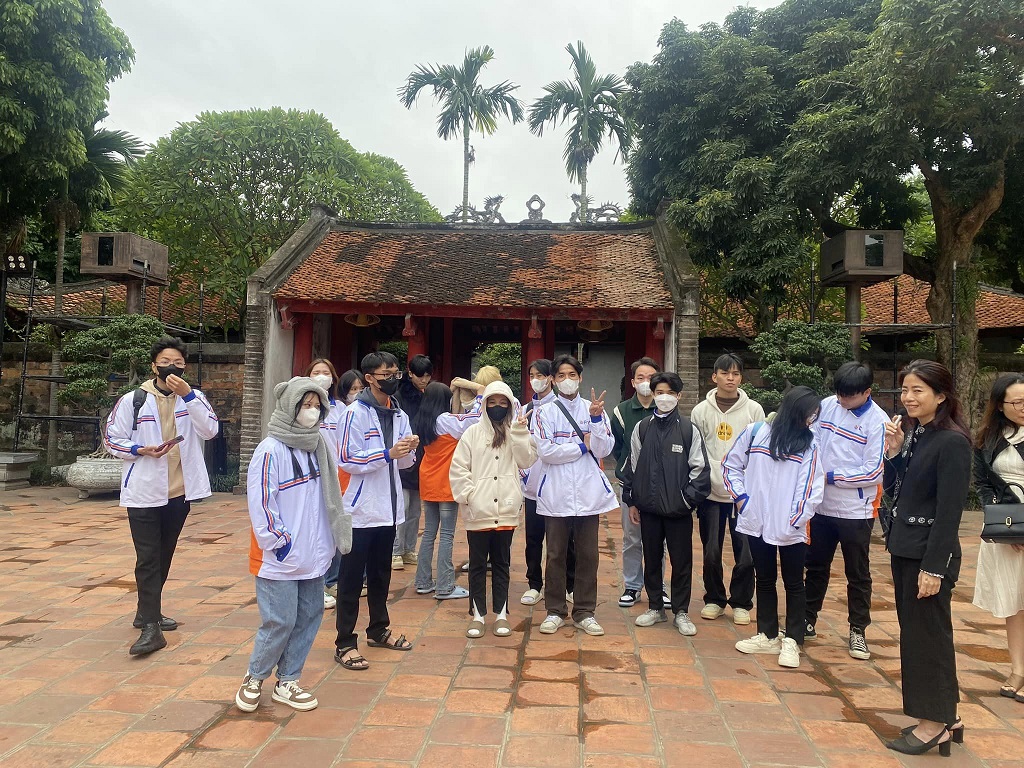 Trải nghiệm tham quan Văn miếu Quốc Tử Giám
