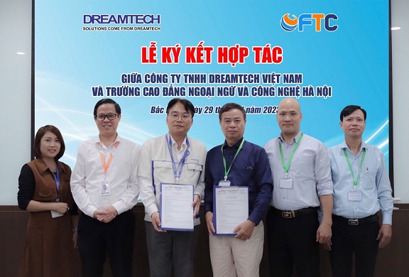 Lễ kí kết hợp tác giữa FTC và Công ty TNHH DreamTech Việt Nam