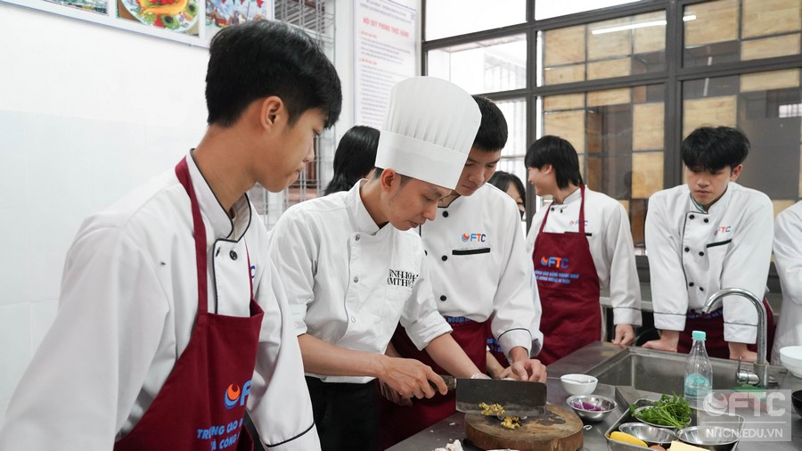 Ngành Kỹ thuật chế biến món ăn