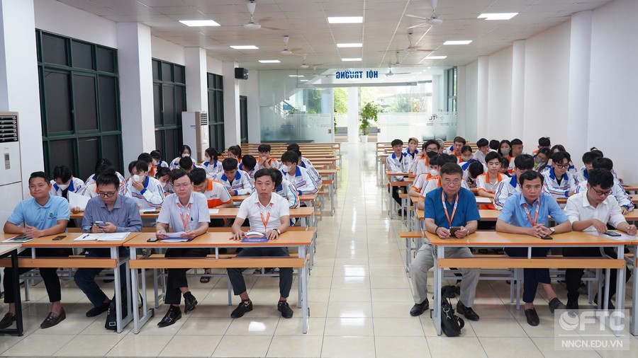 Hội nghị triển khai công tác cho sinh viên K22 ngành Công nghệ thông tin trước khi đi thực tập