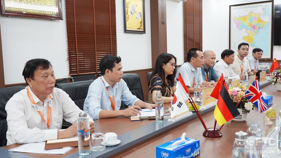 Lễ kí kết hợp tác giữa Trường Cao đẳng Ngoại ngữ và Công nghệ Hà Nội (FTC) và Học viện Kỹ thuật và Dạy nghề Hiện đại Quảng Tây