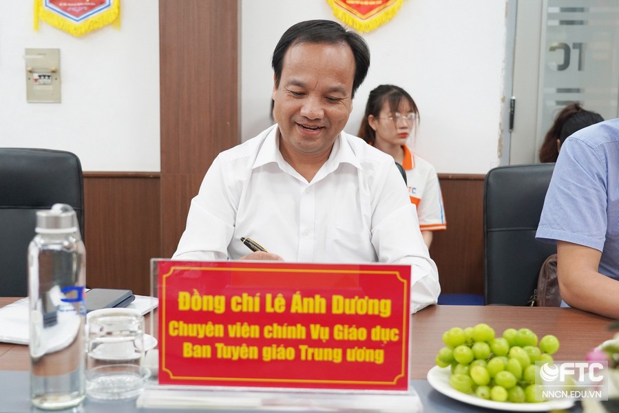 Đoàn công tác Vụ Giáo dục, Ban Tuyên giáo Trung ương đến thăm và làm việc