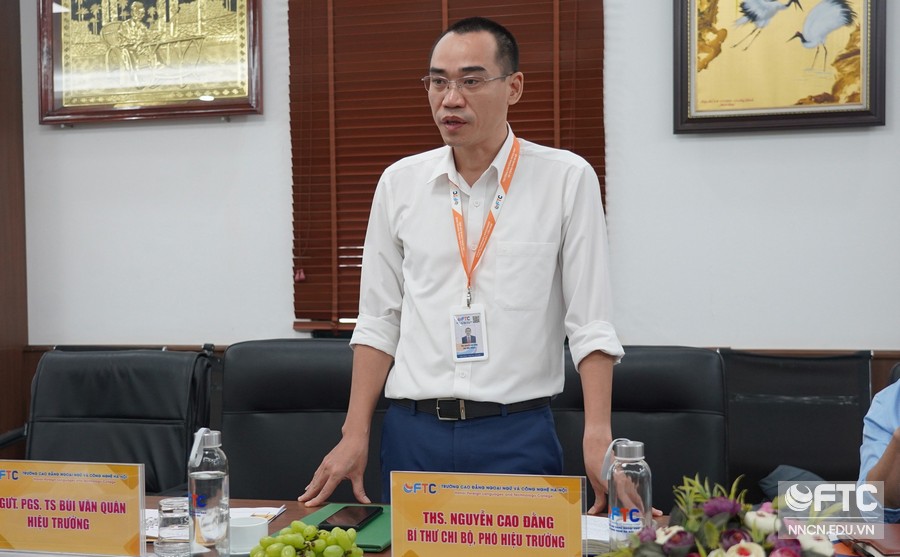 Đoàn công tác Vụ Giáo dục, Ban Tuyên giáo Trung ương đến thăm và làm việc