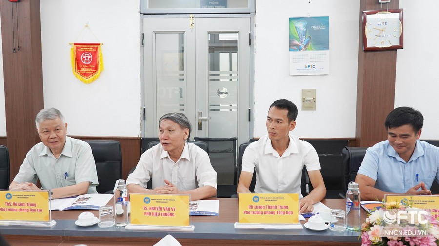 thỏa thuận hợp tác giữa trường đại học kinh tế - công nghệ Thái Nguyên với Trường Cao đẳng Ngoại ngữ và Công nghệ Hà Nội