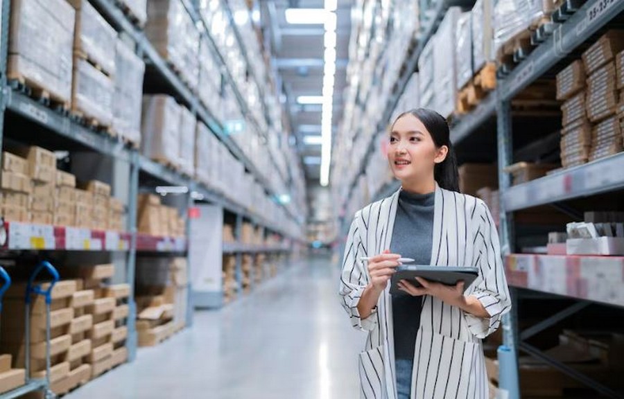 Học logistics chọn cao đẳng hay đại học?