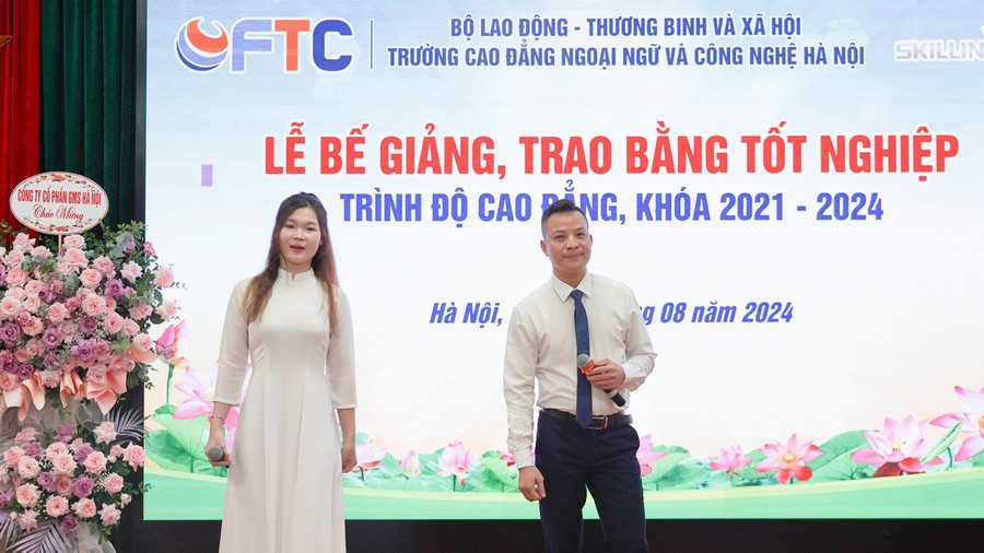 lễ bế giảng và trao bằng tốt nghiệp cho sinh viên K21
