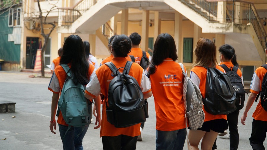 bao nhiêu điểm thì đủ điều kiện học quản trị kinh doanh
