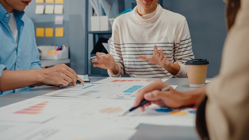 Thu nhập ngành Marketing bao nhiêu tiền mỗi tháng? Những yếu tố quyết định mức lương của một Marketer
