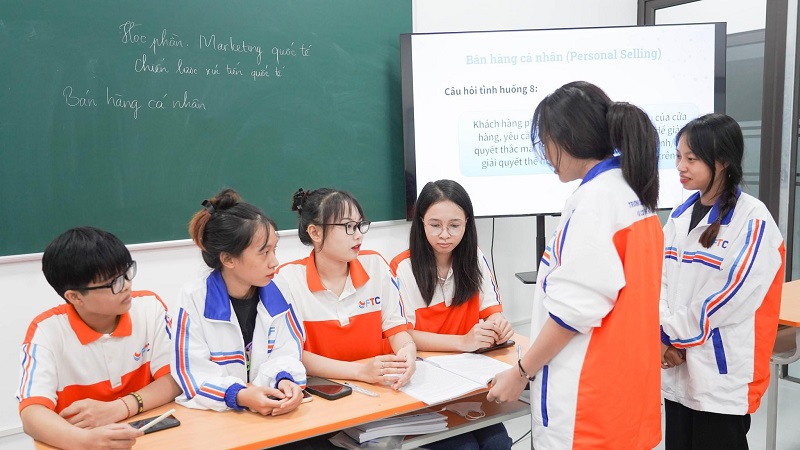 Ngành Marketing và bán hàng khác nhau như thế nào? Học gì để làm tốt công việc bán hàng và marketing?