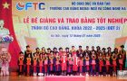 LE-BE-GIANG-TRAO-BANG-TOT-NGHIEP-DOT-211
