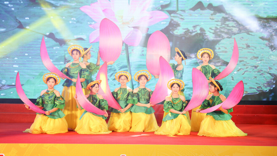 Chao-Tan-sinh-vien-K25