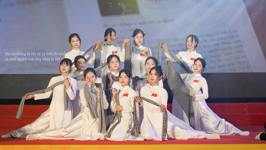 chao tan sinh vien k25