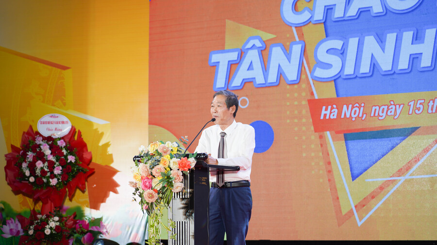 Chao-Tan-sinh-vien-K25