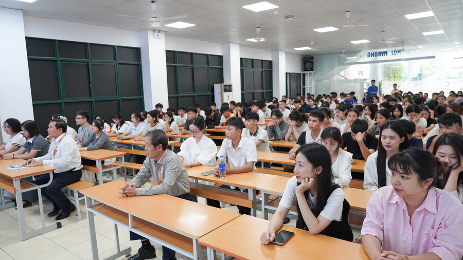 sv-can-bo-ftc-lang-son-ve-ha-noi-3