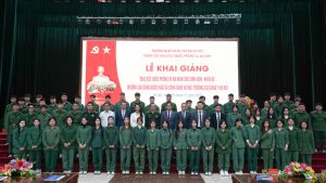 Giao-duc-Quoc-phong-An-ninh-cho-sinh-vien-K25-33