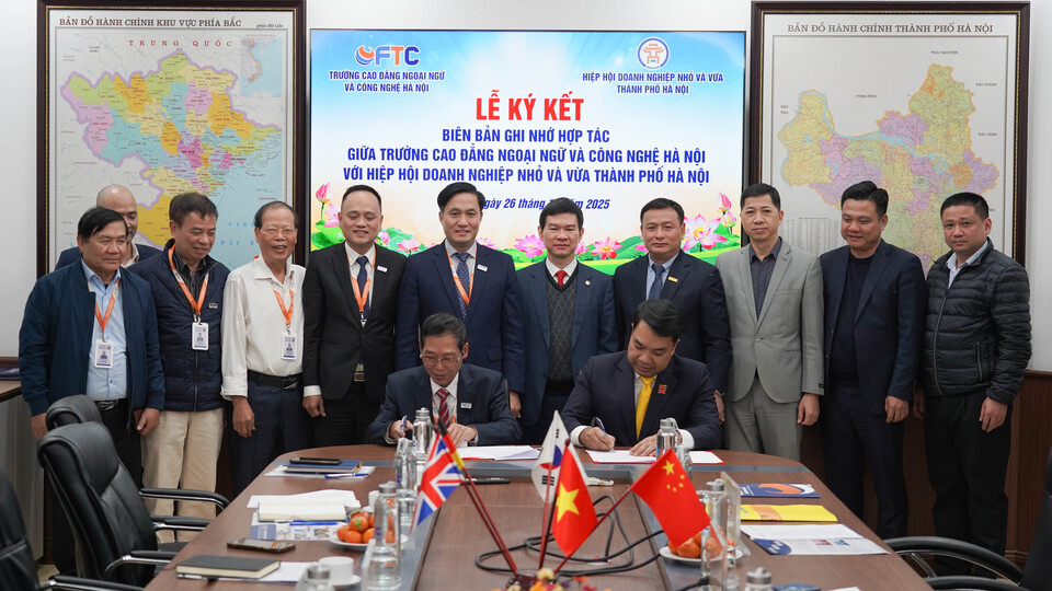 le-ky-ket-hop-tac-chien-luoc-giua-truong-cao-dang-ngoai-ngu-va-cong-nghe-ha-noi-voi-hiep-hoi-doanh-nghiep-nho-va-vua-thanh-pho-ha-noi-22