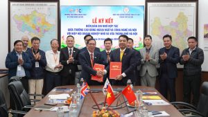 le-ky-ket-hop-tac-chien-luoc-giua-truong-cao-dang-ngoai-ngu-va-cong-nghe-ha-noi-voi-hiep-hoi-doanh-nghiep-nho-va-vua-thanh-pho-ha-noi-24